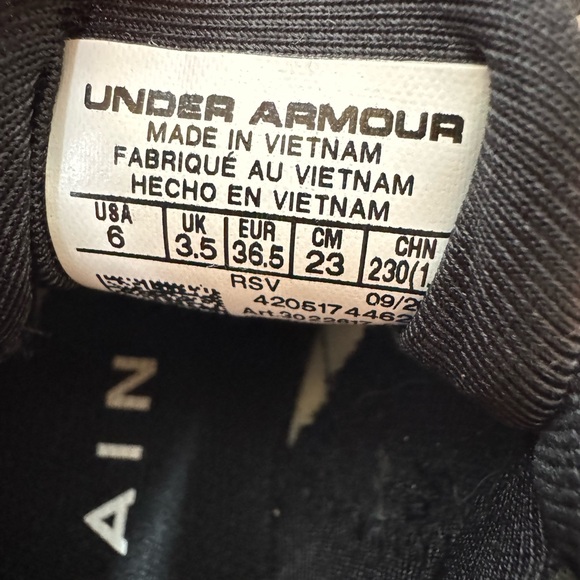 NEW Under Armour Black and White Sneakers - Picture 3 of 3